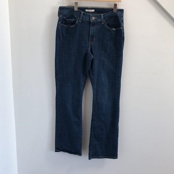 Levi Strauss & Co women’s jeans - Picture 7 of 13